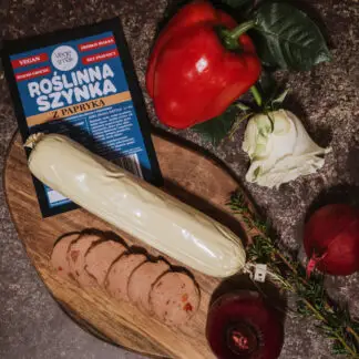 Roślinna szynka z papryką